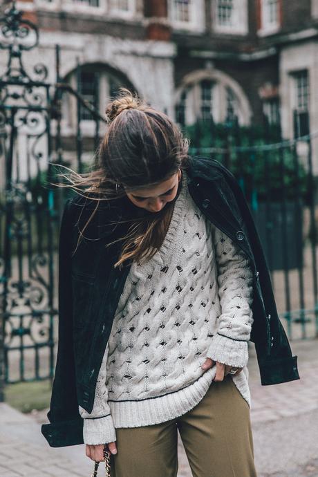 Topshop_Unique-Khaki_Trousers-VNeck_Sweater-Suede_Jacket-Bow_Shoes-Outfit-LFW-London_Fashion_Week_Fall_2016-Street_Style-16