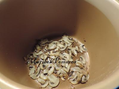 Merluza a la plancha con patatas, alcachofas y champiñon a la plancha.