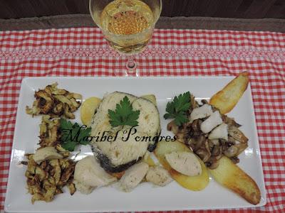 Merluza a la plancha con patatas, alcachofas y champiñon a la plancha.