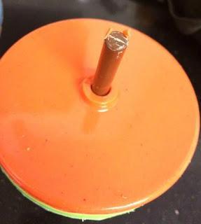 HUEVO DE PASCUA DE COLORES