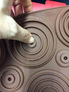 HUEVO DE PASCUA DE COLORES