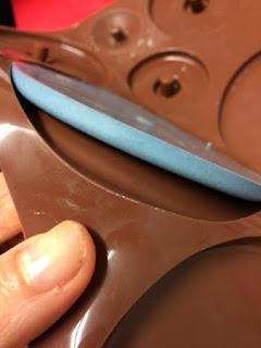 HUEVO DE PASCUA DE COLORES