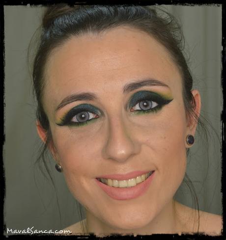 Tutorial / Paso a Paso: Maquillaje en Verdes: Pigmento Petrol Black de Barry M