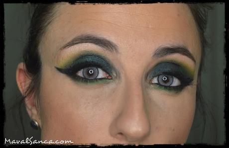 Tutorial / Paso a Paso: Maquillaje en Verdes: Pigmento Petrol Black de Barry M