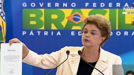 Dilma juramenta a Lula; advierte golpistas no podrán tumbarla.
