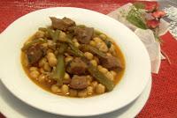 Garbanzos con pavo y borraja