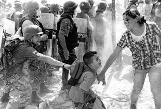 ¿QUE HACER CON LOS REFUGIADOS?