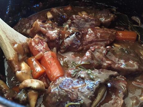Boeuf o carne bourguignon, receta fácil 12705255_10154016604292318_8509805402595348368_n (1)