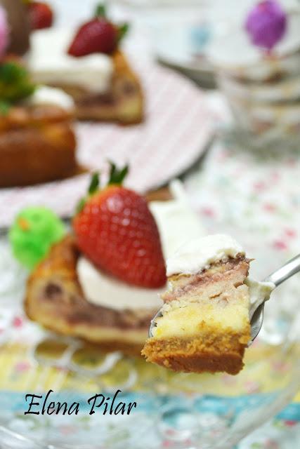 Cheesecake de chocolate blanco con relleno de fresas naturales