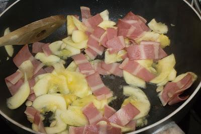 Pasta al vozka con calabacín y bacon de pavo