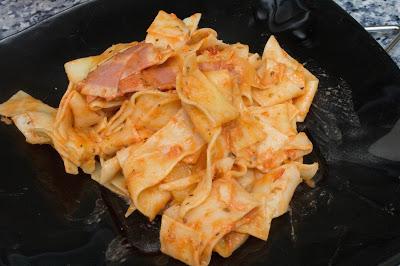 Pasta al vozka con calabacín y bacon de pavo