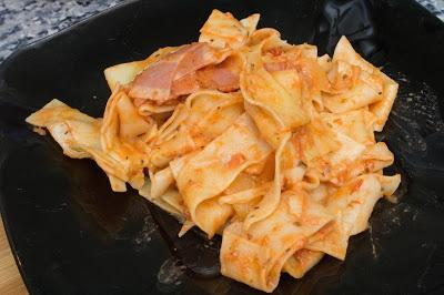 Pasta al vozka con calabacín y bacon de pavo