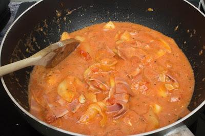 Pasta al vozka con calabacín y bacon de pavo