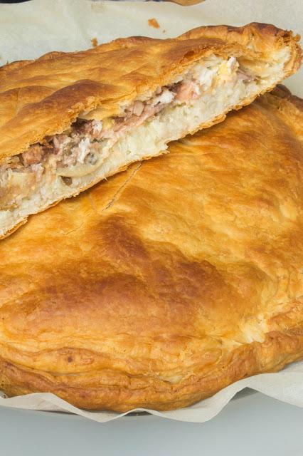 Kulibiak (empanada rusa de salmón)