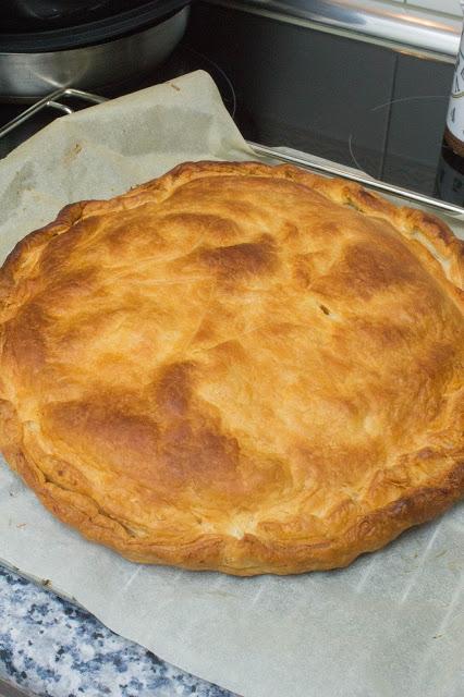 Kulibiak (empanada rusa de salmón)