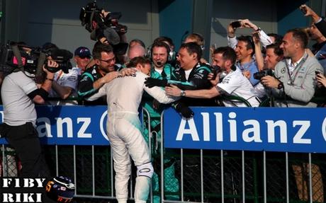 Mercedes se anota el primer doblete del año salvando la carrera con la estrategia