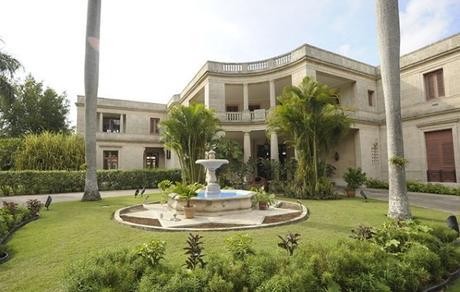 La casa donde dormirá Obama Vista frontal de la residencia del embajador de EE.UU. en Cuba (Foto: adst.org)