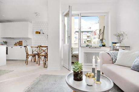 madera natural interiores espacios pequeños estilo nórdico escandinavo encimeras de mármol decoración moderna decoración mini pisos cocina nórdica moderna cocina blanca blog interiores nórdicos blog decoración nórdica 