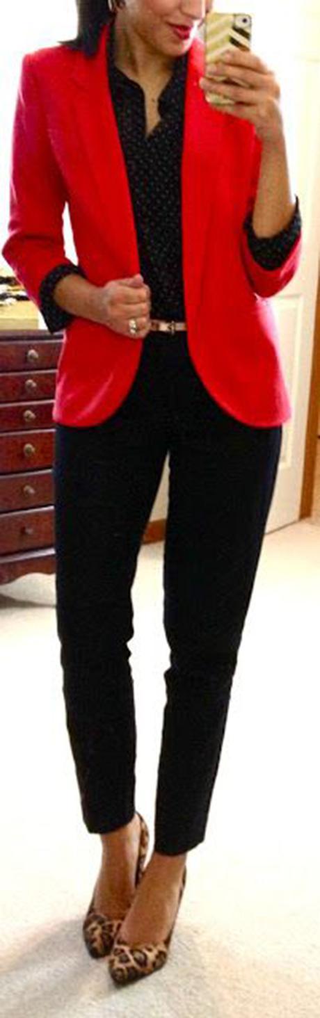 ¿Cómo llevar el rojo a la oficina?