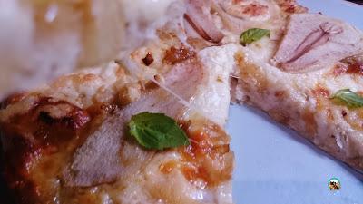 Pizza rúlo de cabra y pera