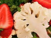 Ensalada crudivegana fresas coliflor vinagreta fresa