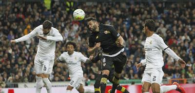 Real Madrid 4-0 Sevilla FC. Mala imagen del Sevilla y peor arbitraje...