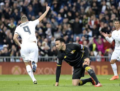 Real Madrid 4-0 Sevilla FC. Mala imagen del Sevilla y peor arbitraje...