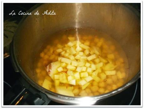 Potaje de garbanzos con arroz