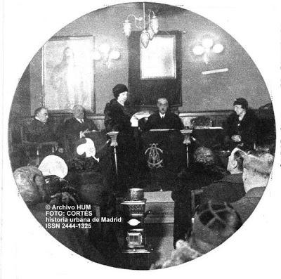 La mesa giratoria y espiritismo en las calles de Madrid