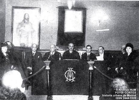 La mesa giratoria y espiritismo en las calles de Madrid