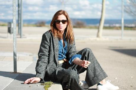 high waisted pants and sneakers