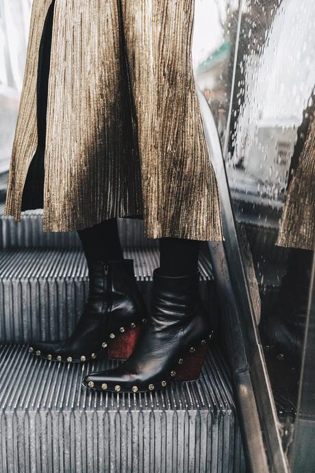 Metallic_Dress-Gold_Skirt-Pleated-Celine_Boots-Outfit-Paris-PFW-Street_Style-35