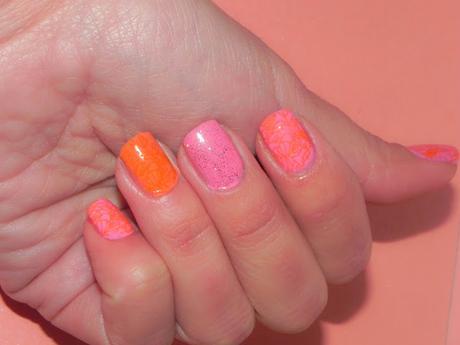 Tendencias de primavera: Tropical Sunset (look, manicura y outfit)