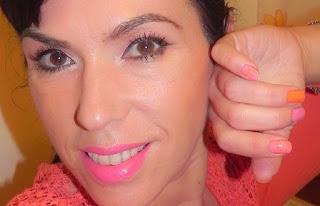 Tendencias de primavera: Tropical Sunset (look, manicura y outfit)