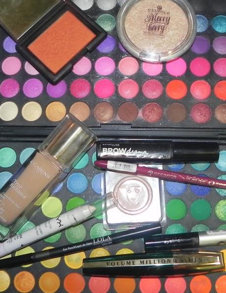 Tendencias de primavera: Tropical Sunset (look, manicura y outfit)