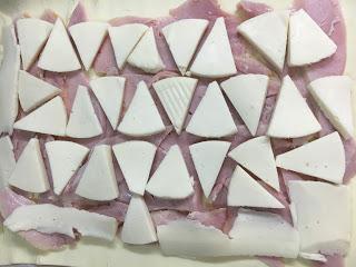 Hojaldre De Lacón Con Queso Tierno Y Piña