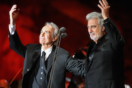 Esta es una conmovedora historia que se refiere a dos de los tres tenores que emocionaron al mundo cantando juntos