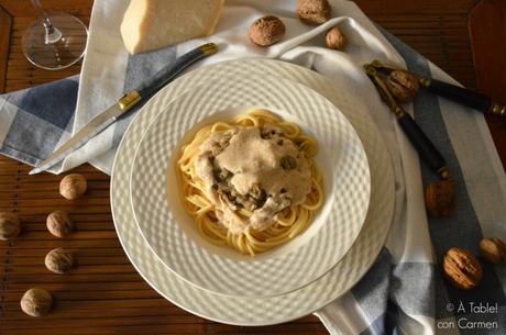 Espaguetis con Berenjena y Salsa de Nueces