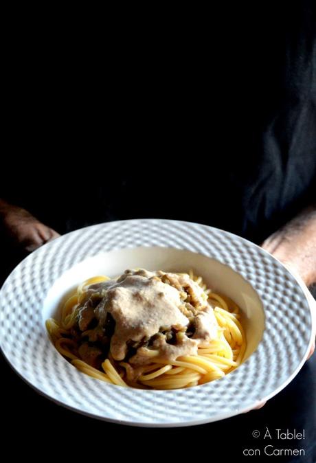 Espaguetis con Berenjena y Salsa de Nueces