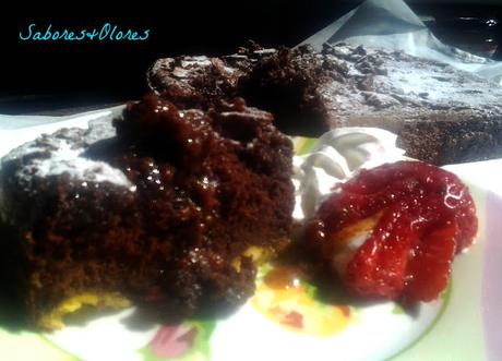 BROWNIE DE QUESO Y CHOCOLATE  CON CARAMELO SALADO