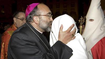 El Gobierno premia a los devotos de la Semana Santa.