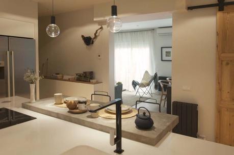 Reformas Barcelona estilo nórdico escandinavo estilo nórdico barcelona Encimera de piedra gris encimera cocina madera cocinas nórdicas modernas cocina con isla blog decoración nórdica 
