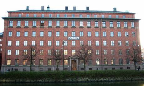 Nintendo NX: surgen nuevas fotos del raro control Ubisoft-Massive-Building-Outside-Wallpaper