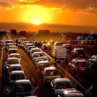 UCRANIA 2016; (II) El país sigue vivo, con la divisa propia por los suelos, los precios en las nubes, pero en las calles abundancia de coches.