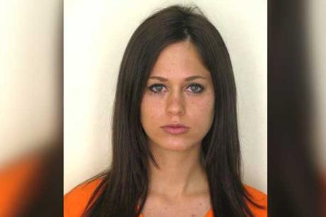 Las 12 criminales mas hermosas del mundo. La #5 se comió el P3N3 de su novio