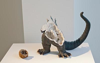 El universo dinosauriano de Adrian Hatfield