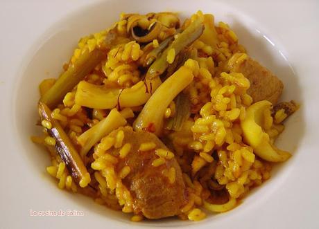 Arroz en paella de sepia, ajos tiernos, ...