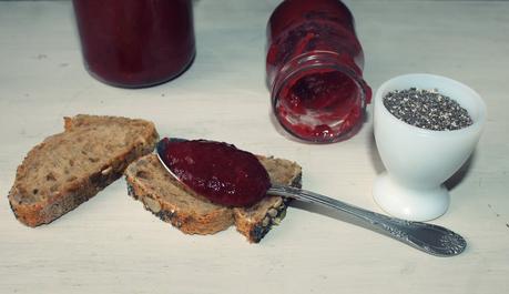 MERMELADA DE FRESA Y GROSELLAS  CON SEMILLAS DE CHIA