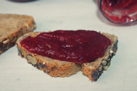 MERMELADA DE FRESA Y GROSELLAS  CON SEMILLAS DE CHIA