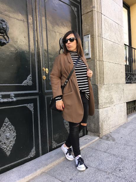 BLACK&WHITE SUNDAY.-